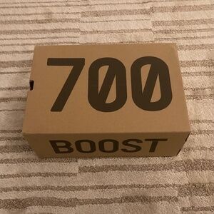 Addidas Yeezy Boost 700 V2